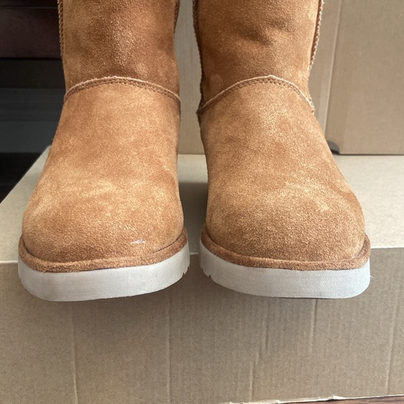 NWOT Koolaburra/UGG light brown suede boots, size 7. Bought at Nordstrom 11/23. - Picture 4 of 9